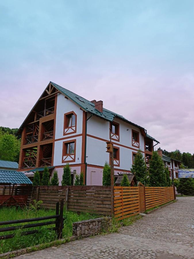 Hirskyy Svitanok Myhove Esterno foto